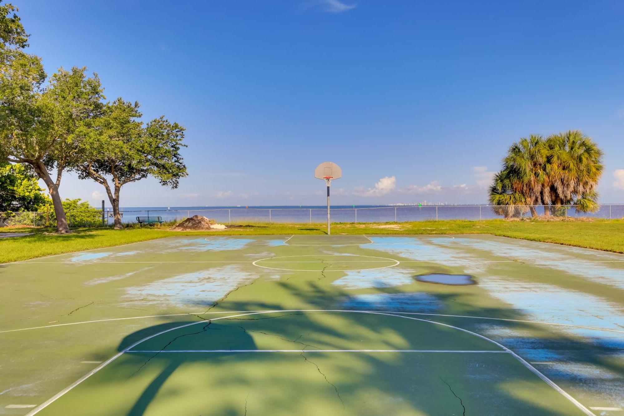 Coastal-Zen Ruskin Retreat Less Than 1 Mi To Beach! 外观 照片